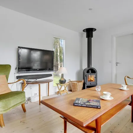 Gorgeous In Hyllinge With Kitchen