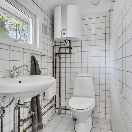 Holiday home Gorgeous In Hyllinge With Kitchen *