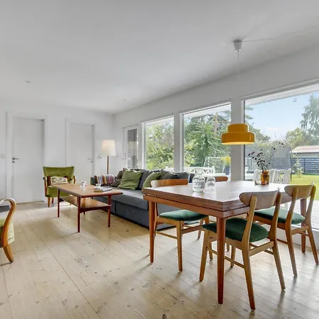 Holiday home Gorgeous In Hyllinge With Kitchen